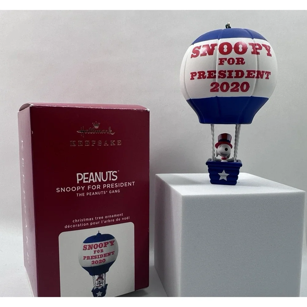 Hallmark Snoopy Keepsake (Peanuts): 